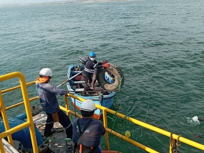 inspeccion de la linea de agua y petroleo